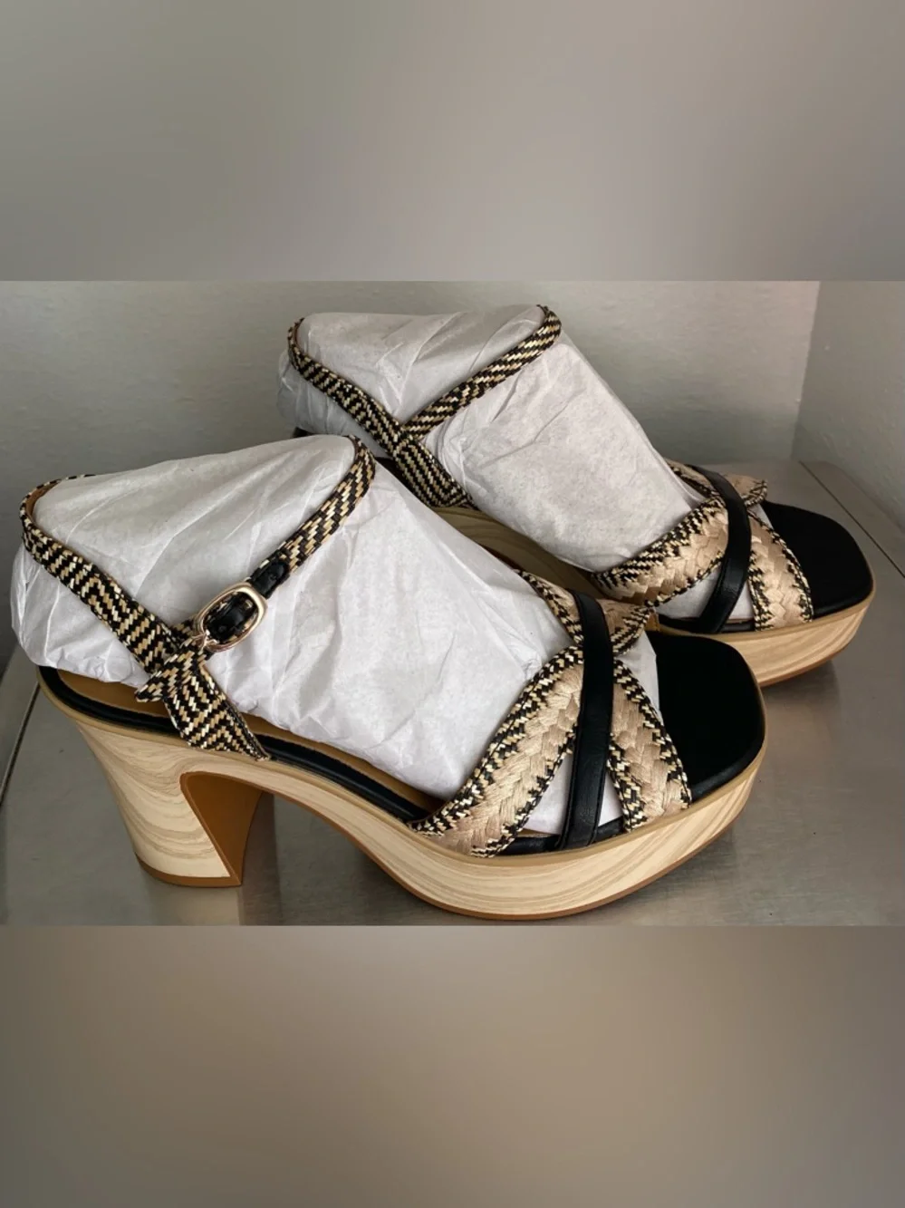 NEW-NATURALIZER WOMENS BLACK AND TAN WOVEN PLATFORM SANDALS